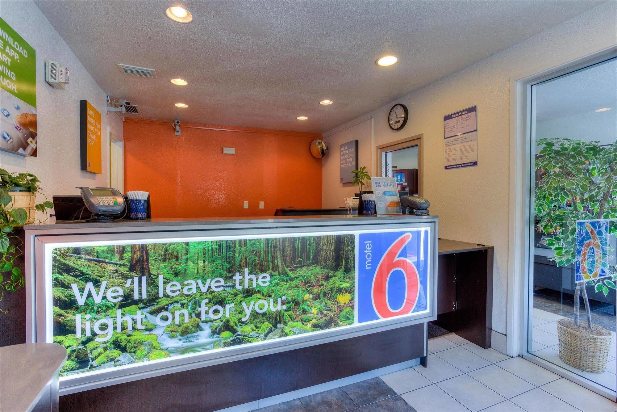 Motel 6-Tigard, Or - Portland South - Lake Oswego Eksteriør billede